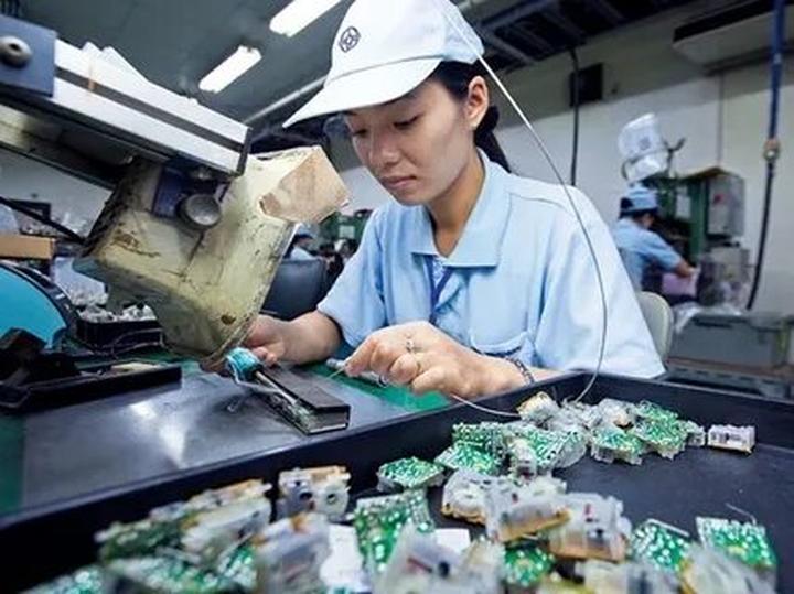 Hotspot Matrix và Nửa thập kỉ trôi qua, Hồ Ngọc Hà diện bikini vẫn cứ